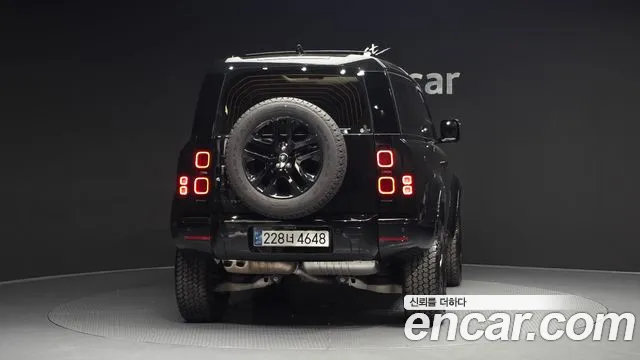 Land Rover Defender 2024 — фото 4