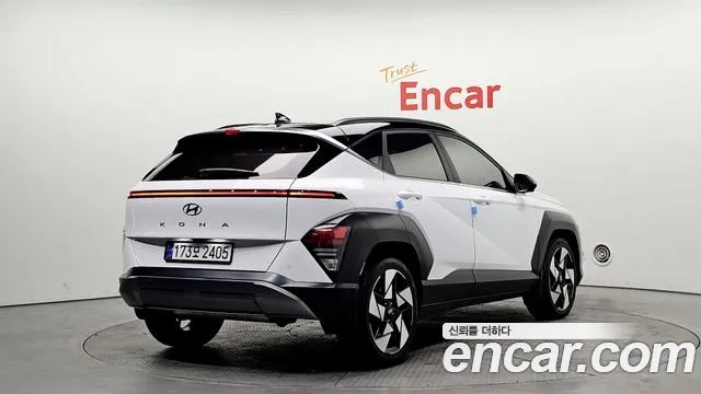 Hyundai Kona 2023 — фото 2