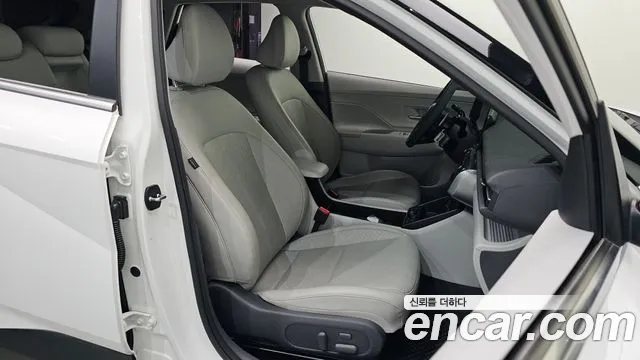 Hyundai Kona 2023 — фото 18