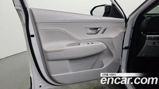 Hyundai Kona 2023 — фото 14