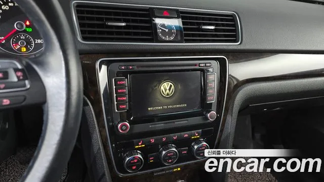Volkswagen Passat 2015 — фото 14