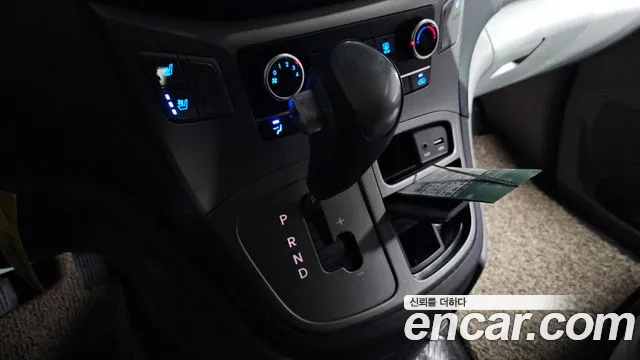 Hyundai Starex 2016 — фото 9