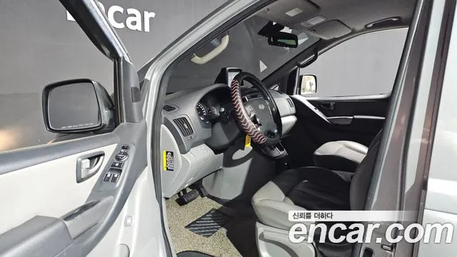 Hyundai Starex 2016 — фото 10