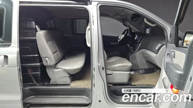 Hyundai Starex 2016 — фото 11