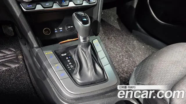 Hyundai AVANTE 2019 — фото 9