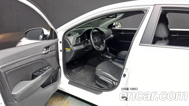 Hyundai AVANTE 2019 — фото 10