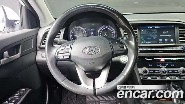 Hyundai AVANTE 2019 — фото 12