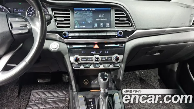 Hyundai AVANTE 2019 — фото 16