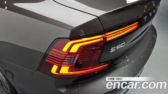 Volvo S90 2021 — фото 9
