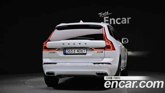 Volvo XC60 2018 — фото 4