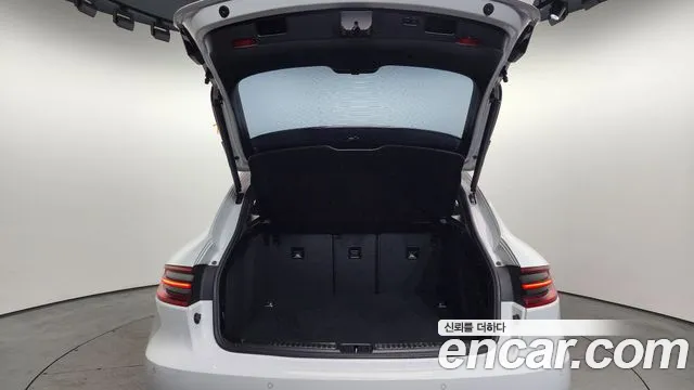 Porsche Macan 2017 — фото 20