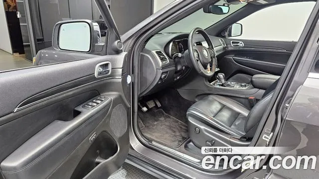 Jeep Cherokee 2019 — фото 13