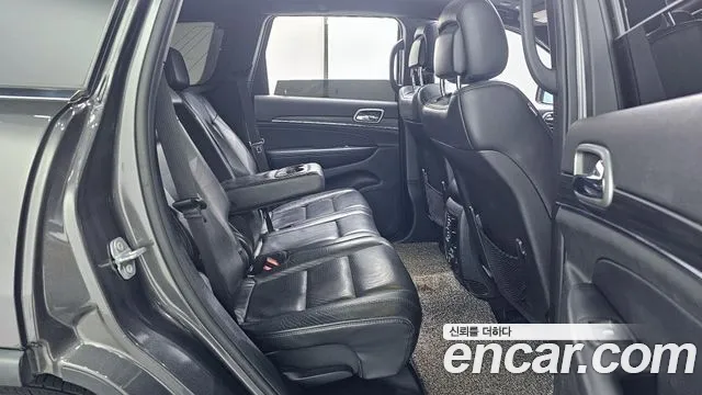 Jeep Cherokee 2019 — фото 17