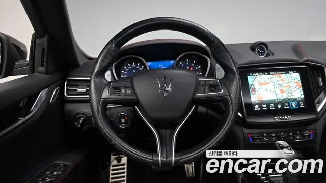 Maserati Ghibli 2020 — фото 17