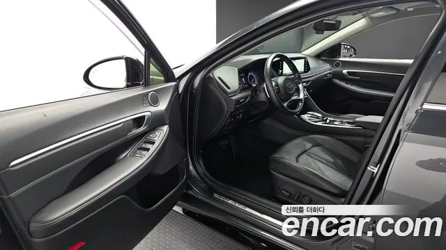Hyundai Sonata 2022 — фото 10