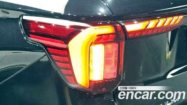 Ford Explorer 2025 — фото 9
