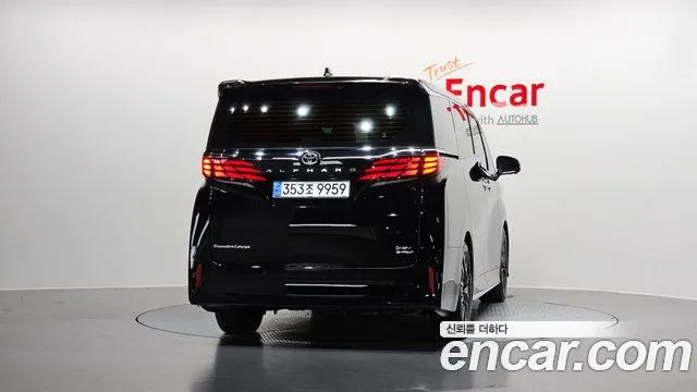 Toyota Alphard 2024 — фото 4