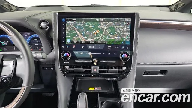 Toyota Alphard 2024 — фото 20