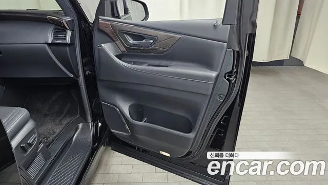 Toyota Alphard 2024 — фото 15