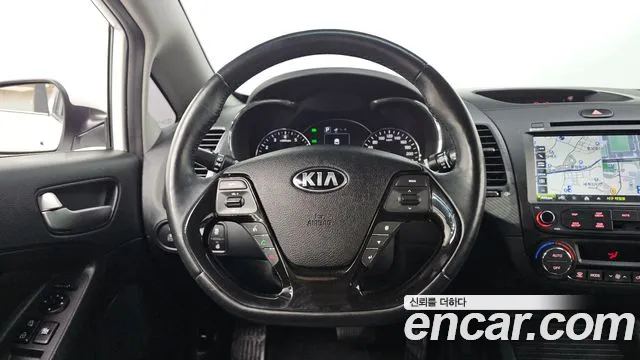 Kia K3 2017 — фото 11