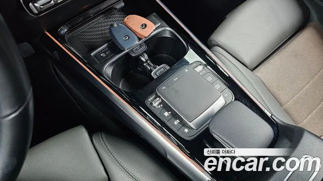 Mercedes-Benz EQB 2023 — фото 12