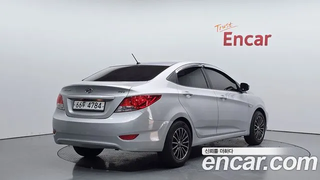 Hyundai Accent 2015 — фото 2