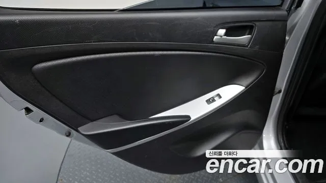 Hyundai Accent 2015 — фото 15