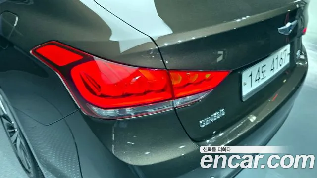 Hyundai Genesis 2016 — фото 9