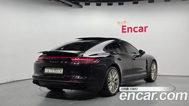 Porsche Panamera 2020 — фото 2