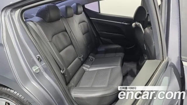 Hyundai AVANTE 2020 — фото 16