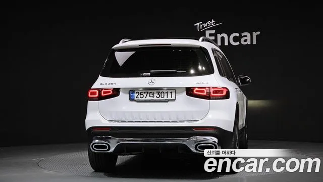 Mercedes-Benz GLB-Class 2021 — фото 4