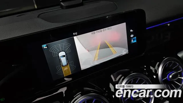 Mercedes-Benz GLB-Class 2021 — фото 15