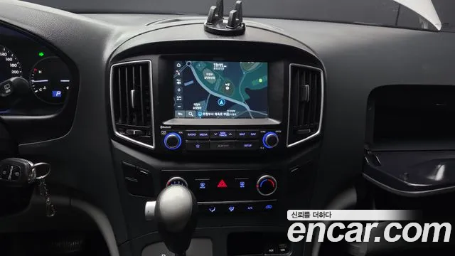 Hyundai Starex 2019 — фото 20