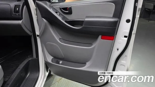 Hyundai Starex 2019 — фото 15
