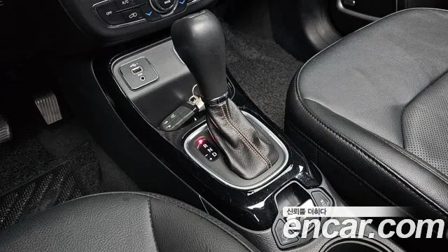Jeep Compass 2021 — фото 11