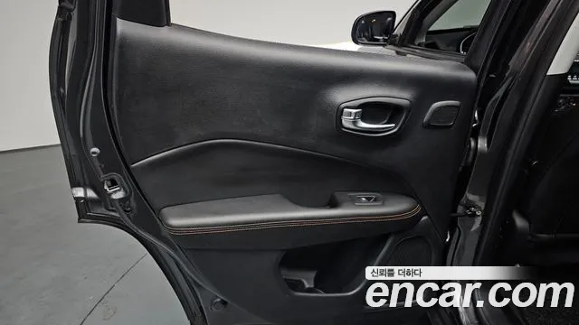Jeep Compass 2021 — фото 14