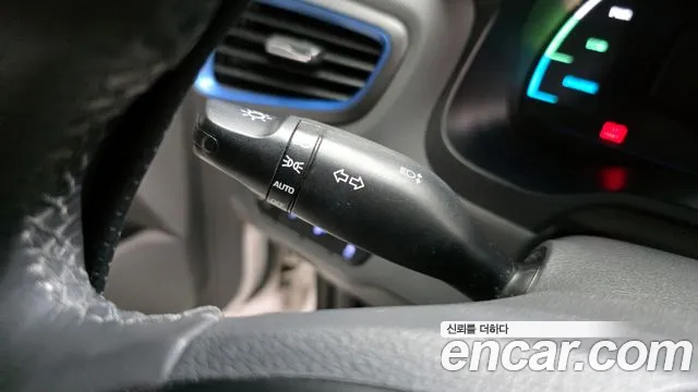 Hyundai Ioniq 2016 — фото 15