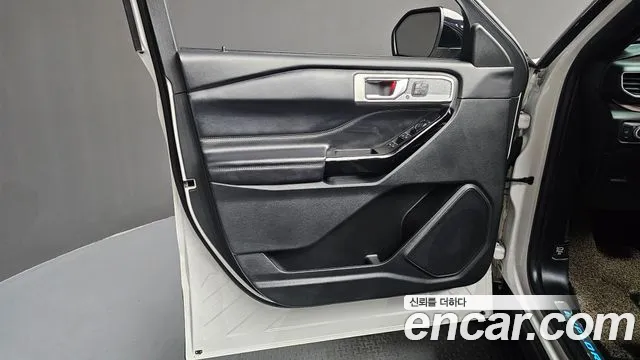Ford Explorer 2022 — фото 14