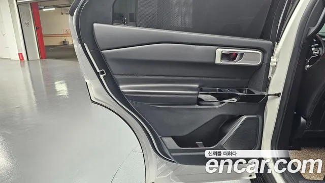 Ford Explorer 2022 — фото 15