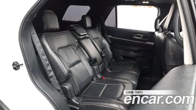 Ford Explorer 2019 — фото 18