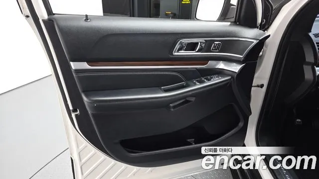 Ford Explorer 2019 — фото 14