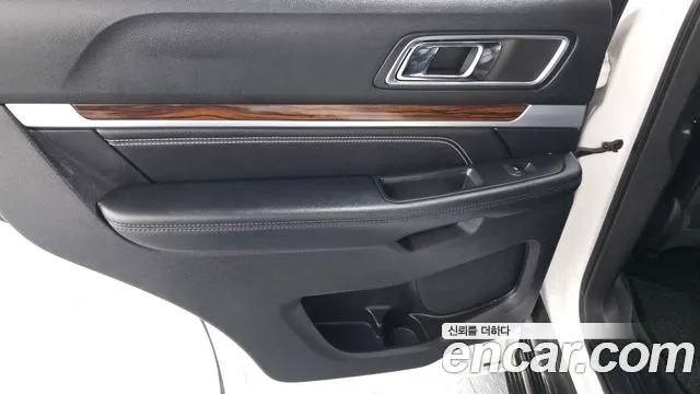 Ford Explorer 2019 — фото 15