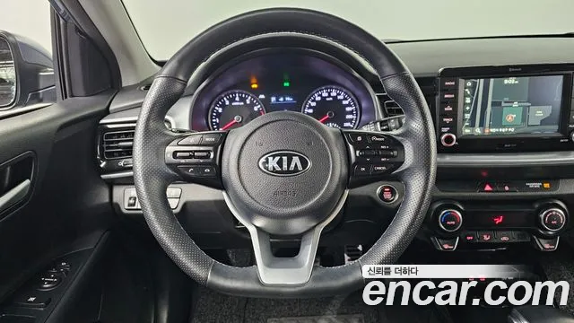 Kia Stonic 2020 — фото 16