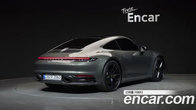 Porsche 911 2021 — фото 2