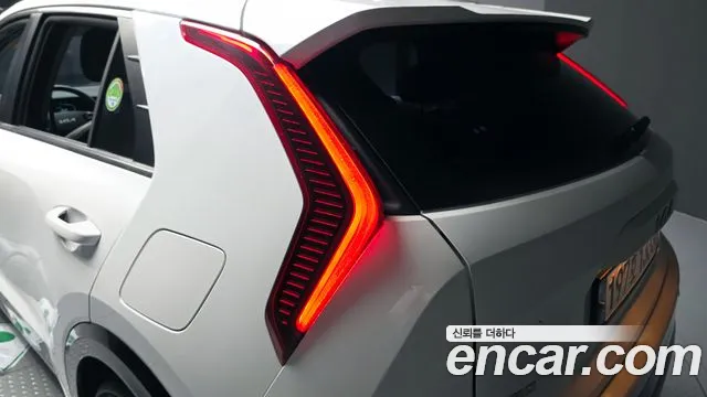 Kia Niro 2022 — фото 9