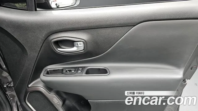 Jeep Renegade 2020 — фото 14
