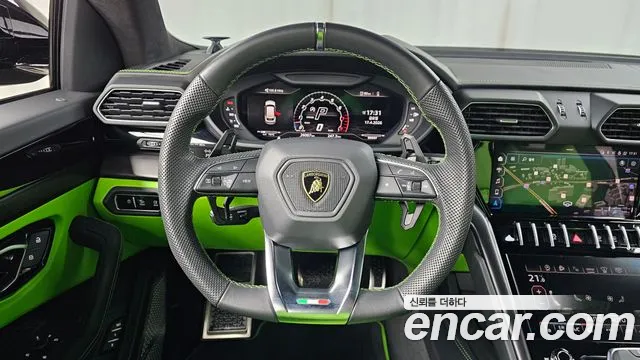 Lamborghini Urus 2022 — фото 19