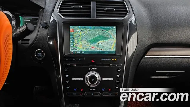 Ford Explorer 2017 — фото 20