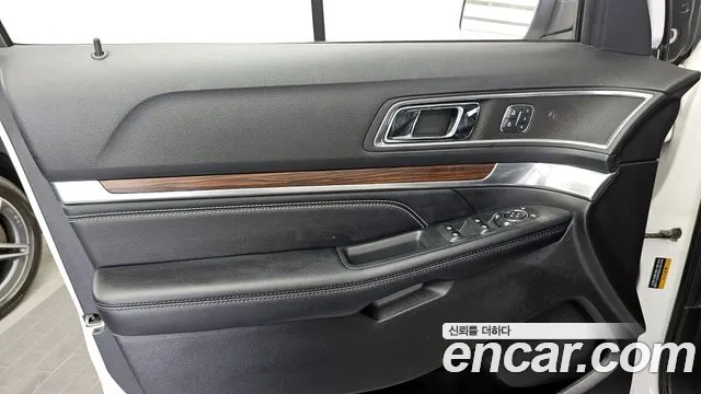 Ford Explorer 2017 — фото 14