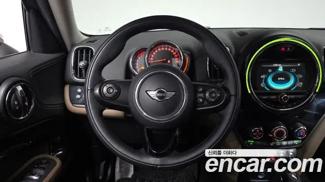 Mini Countryman 2018 — фото 18